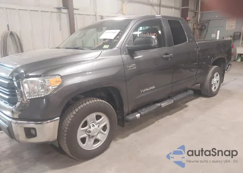 2015 Toyota Tundra Sr5 5.7L V8 z USA, uszkodzony, nr VIN 5TFUY5F15FX470922
